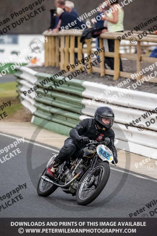 Vintage motorcycle club;eventdigitalimages;mallory park;mallory park trackday photographs;no limits trackdays;peter wileman photography;trackday digital images;trackday photos;vmcc festival 1000 bikes photographs
